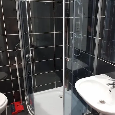 Center * 卡托维兹